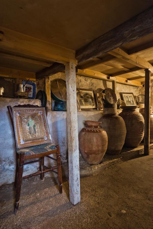 Traditional Karpathian House Menetaí Екстериор снимка
